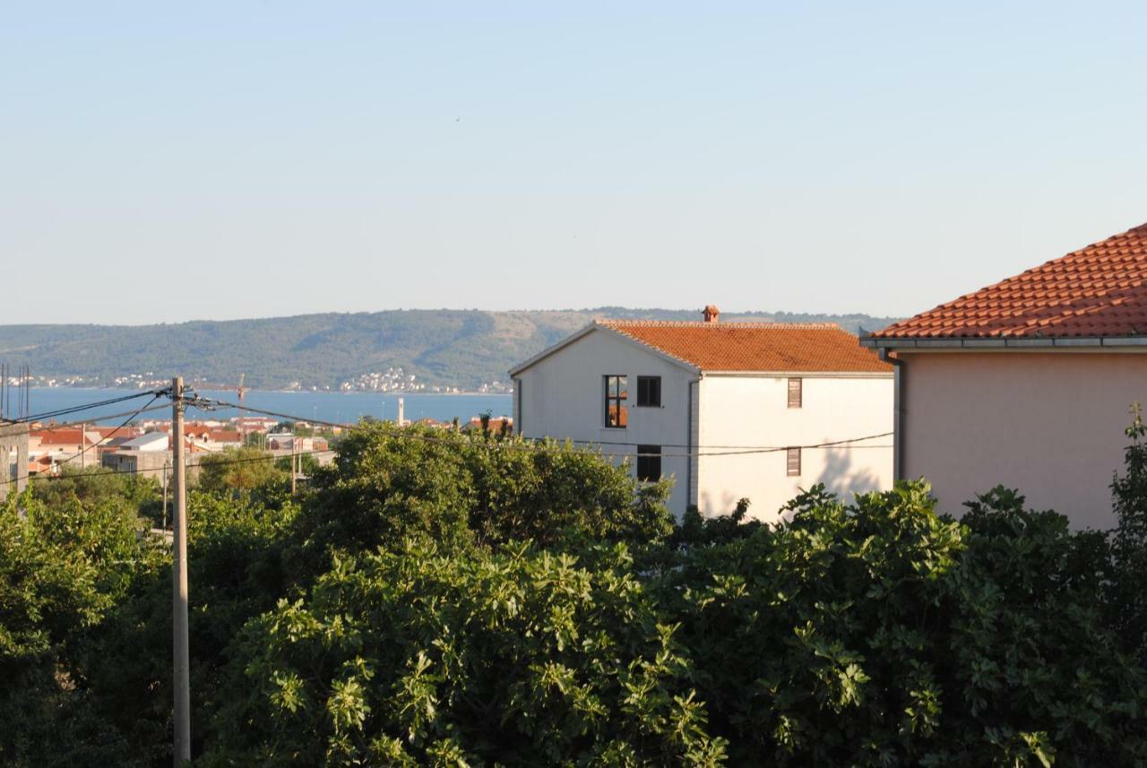 Studio Apartman Sutic Kastel Novi Exterior photo
